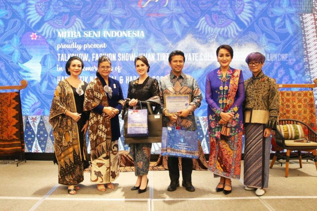 Mitra Seni Indonesia galang dana bagi perajin batik dan “mbok gendong” Mitra Seni Indonesia galang dana bagi perajin batik dan “mbok gendong”
